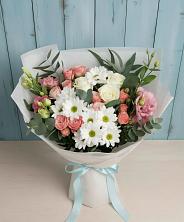 Букет цветов из:  Розы, Лизиантусы и Хризантемы в Нытве