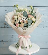 Букет цветов из:  Розы и Лизиантусы в Нытве