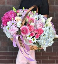 Цветочная композиция из Розы, Хризантемы, Пионы и Лизиантусы в корзине #REPLACE_PRED# Нытве