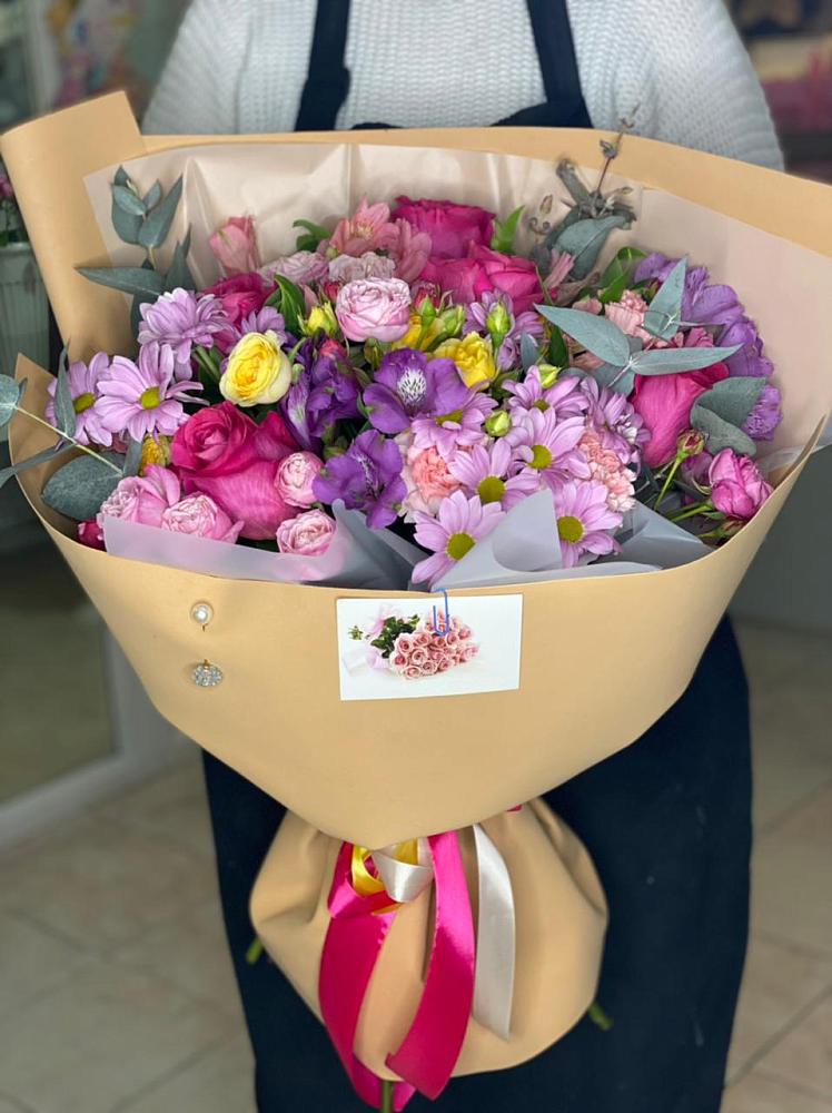 Букет цветов из: Хризантемы, Гвоздики и Альстромерии в Нытве