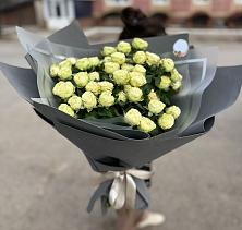 Букет Белые кустовые розы Солинеро в Нытве