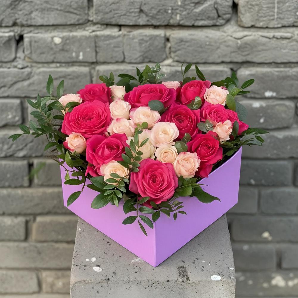 Цветочная композиция из Розы в коробке в Нытве