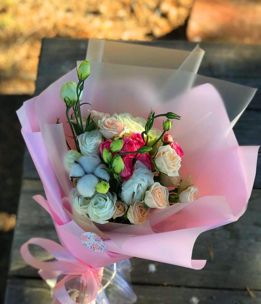 Букет цветов из: Розы и Лизиантусы в Нытве