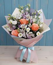 Букет цветов из:  Лизиантусы, Розы, Альстромерии и Гипсофила в Нытве