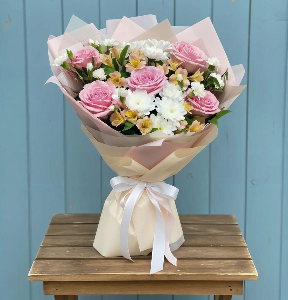 Букет цветов из: Гвоздики, Орхидеи и Розы в Нытве