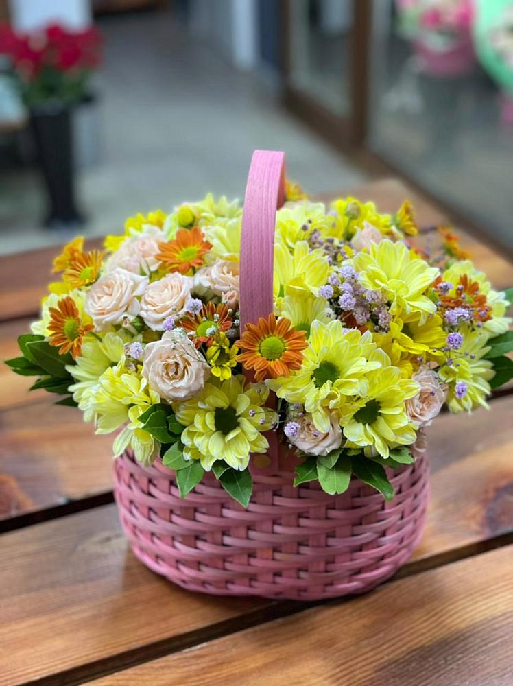 Цветочная композиция из Хризантемы и Розы в корзине в Нытве